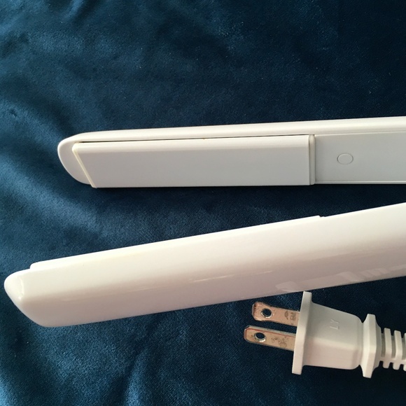 T3 SinglePass 1" Straightening Iron - Picture 4 of 4